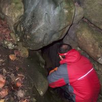 Andy enters the cave (Dave Wylie)